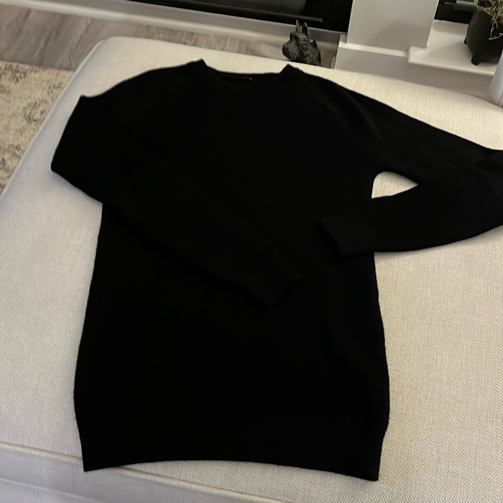 Lululemon black sweater